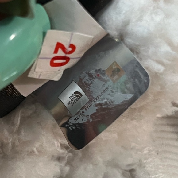 The North Face Kids White Fleece Jacket - Picture 6 of 6